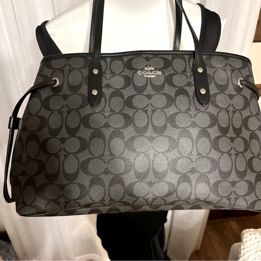 EUC Coach Bag Classic Logo
